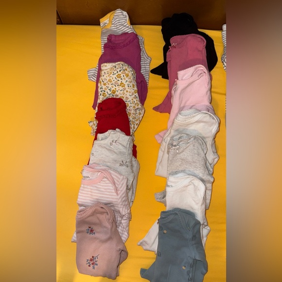 6-9 month Assorted Baby Girl Clothing Set - Picture 2 of 4